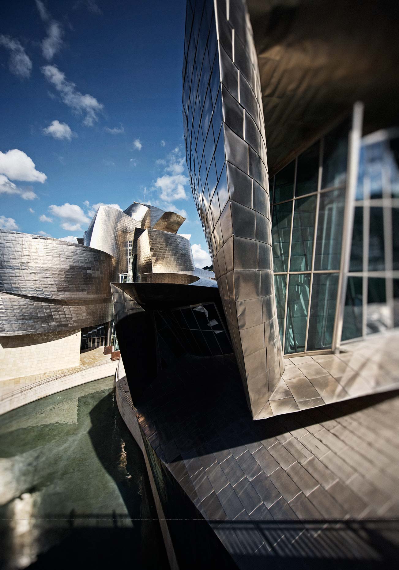 guggenheimbilbao01.jpg